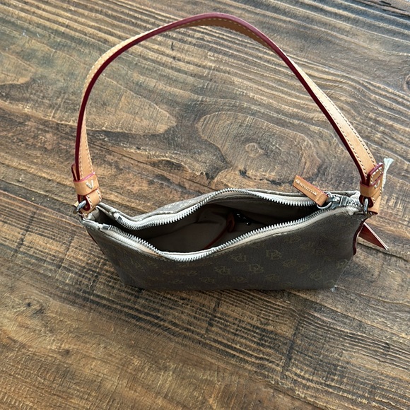 Dooney and Bourke mini short shoulder bag in mushroom. - Picture 4 of 5